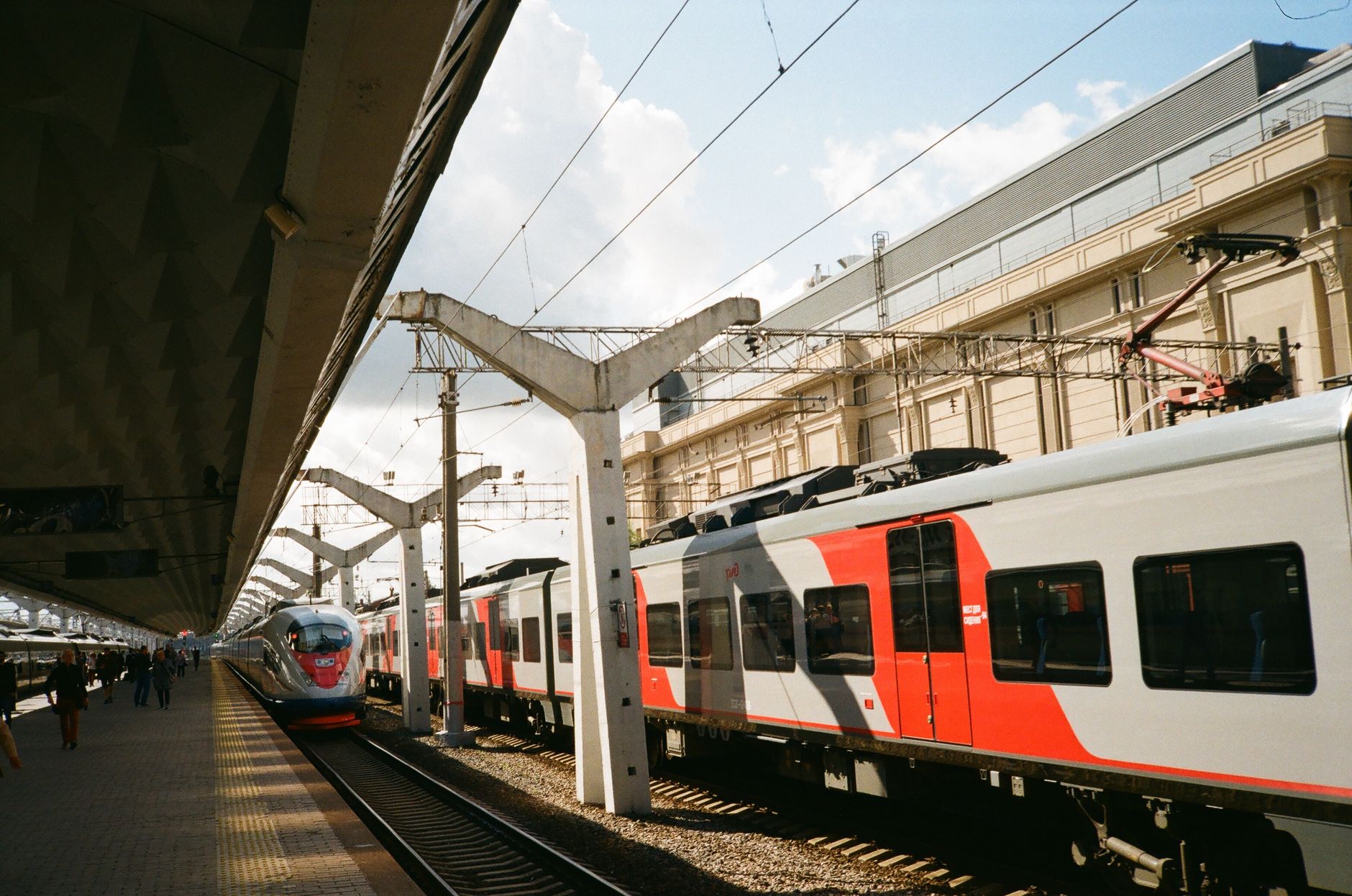 electrified railway overhead contact line pantograph