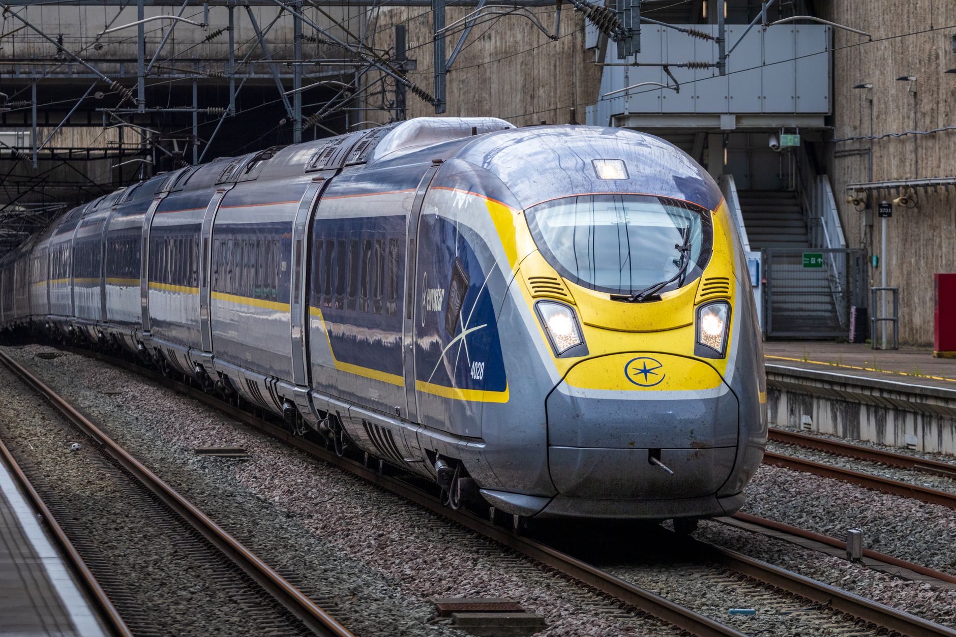 high speed rail tunnel track system