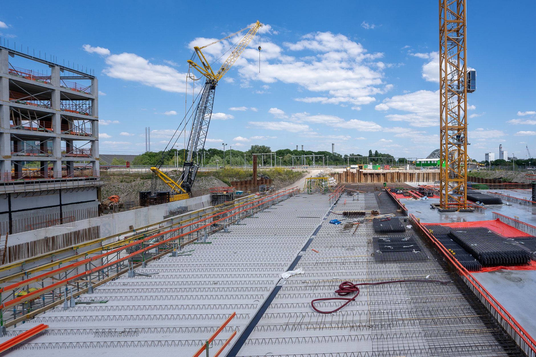 precast concrete slab installation crane railway tunnel